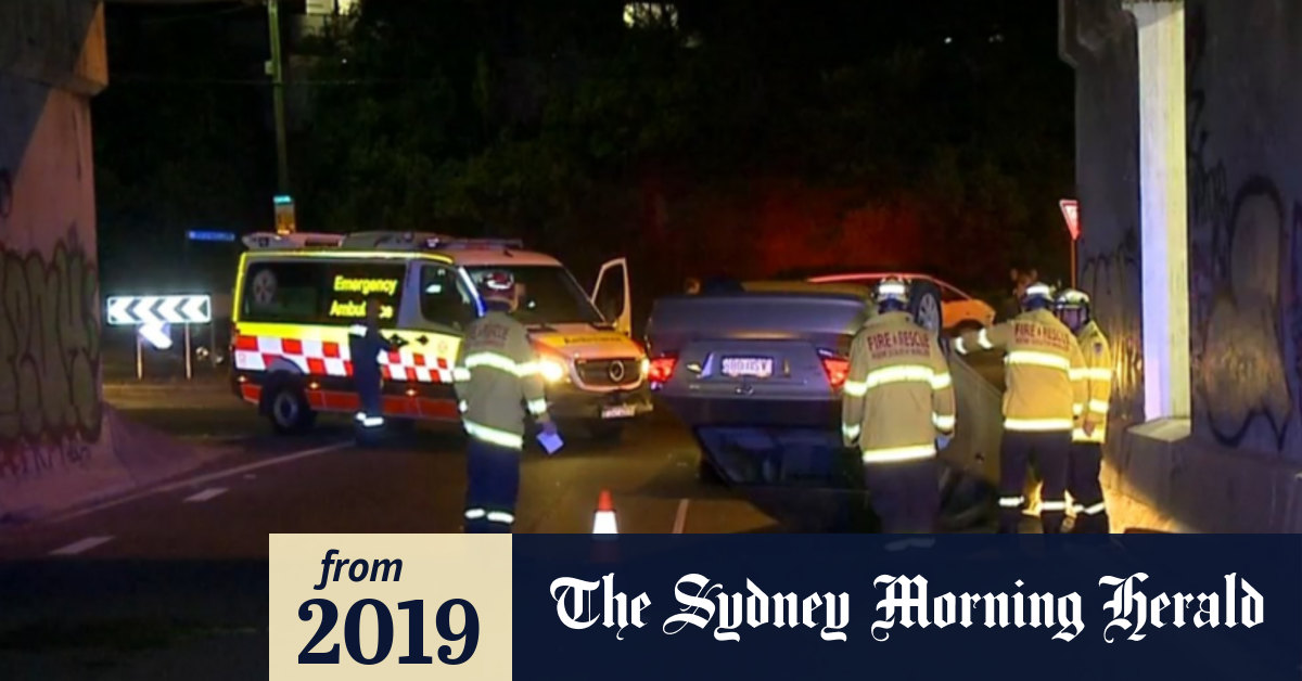 Video Sydney car flip